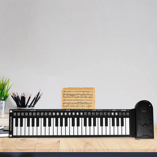 Oppdag ditt musikalske talent med dette lille bærbare pianoet
