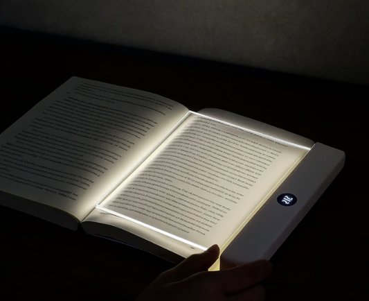 Platt LED – perfekt när du vill koppla av och läsa vår bok om naturliga huskurer, utan att anstränga ögonen eller störa omgivningen