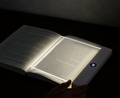 Platt LED – perfekt när du vill koppla av och läsa vår bok om naturliga huskurer, utan att anstränga ögonen eller störa omgivningen