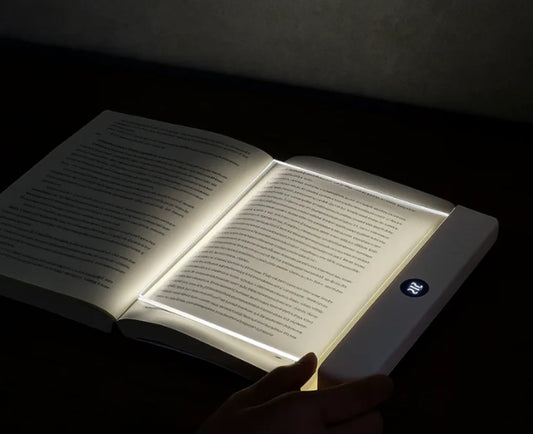 Platt LED – perfekt när du vill koppla av och läsa vår bok om naturliga huskurer, utan att anstränga ögonen eller störa omgivningen