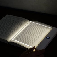 Platt LED – perfekt när du vill koppla av och läsa vår bok om naturliga huskurer, utan att anstränga ögonen eller störa omgivningen